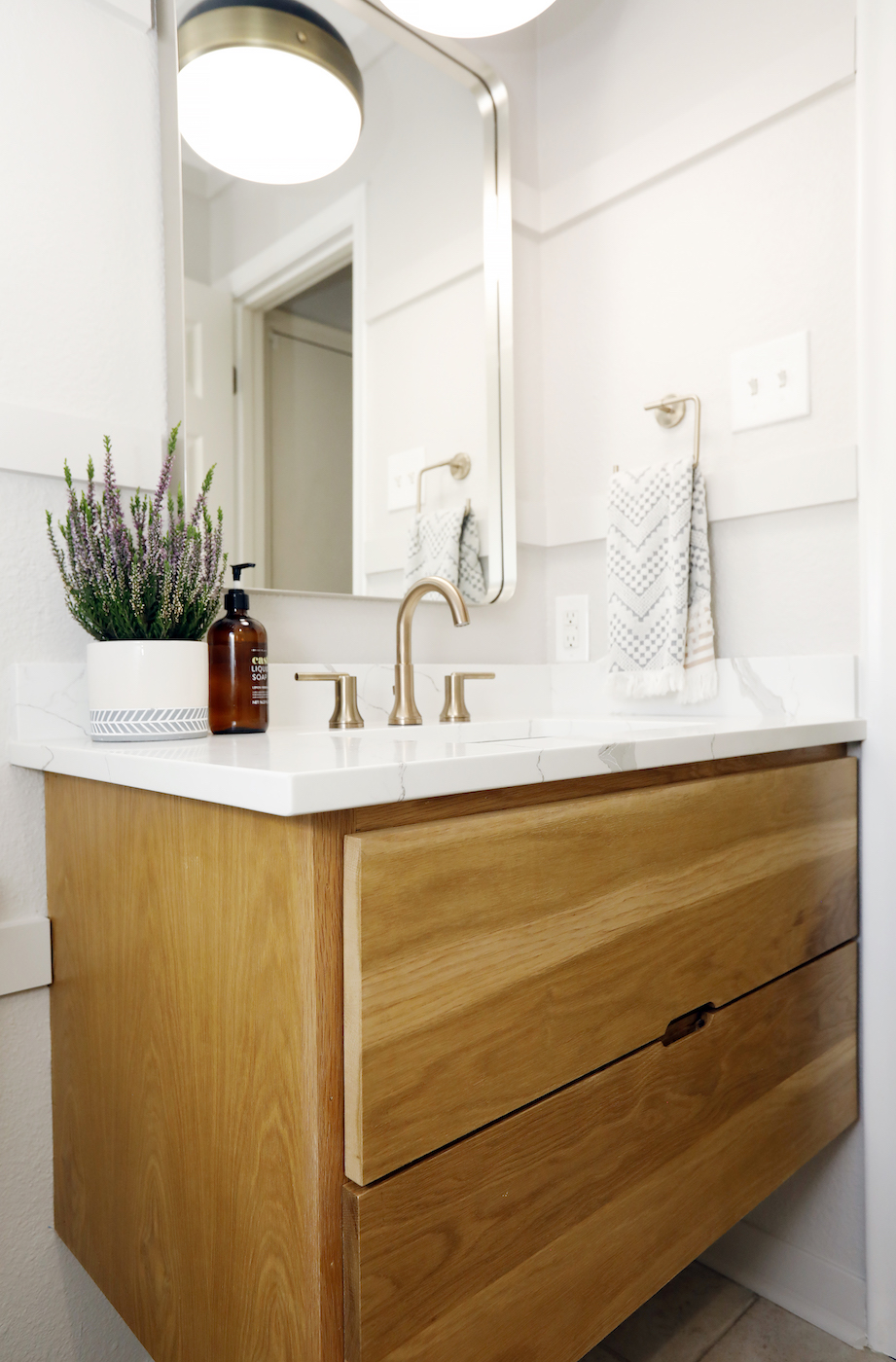 natural-wood-drawer-bathroom-vanity-interior-design