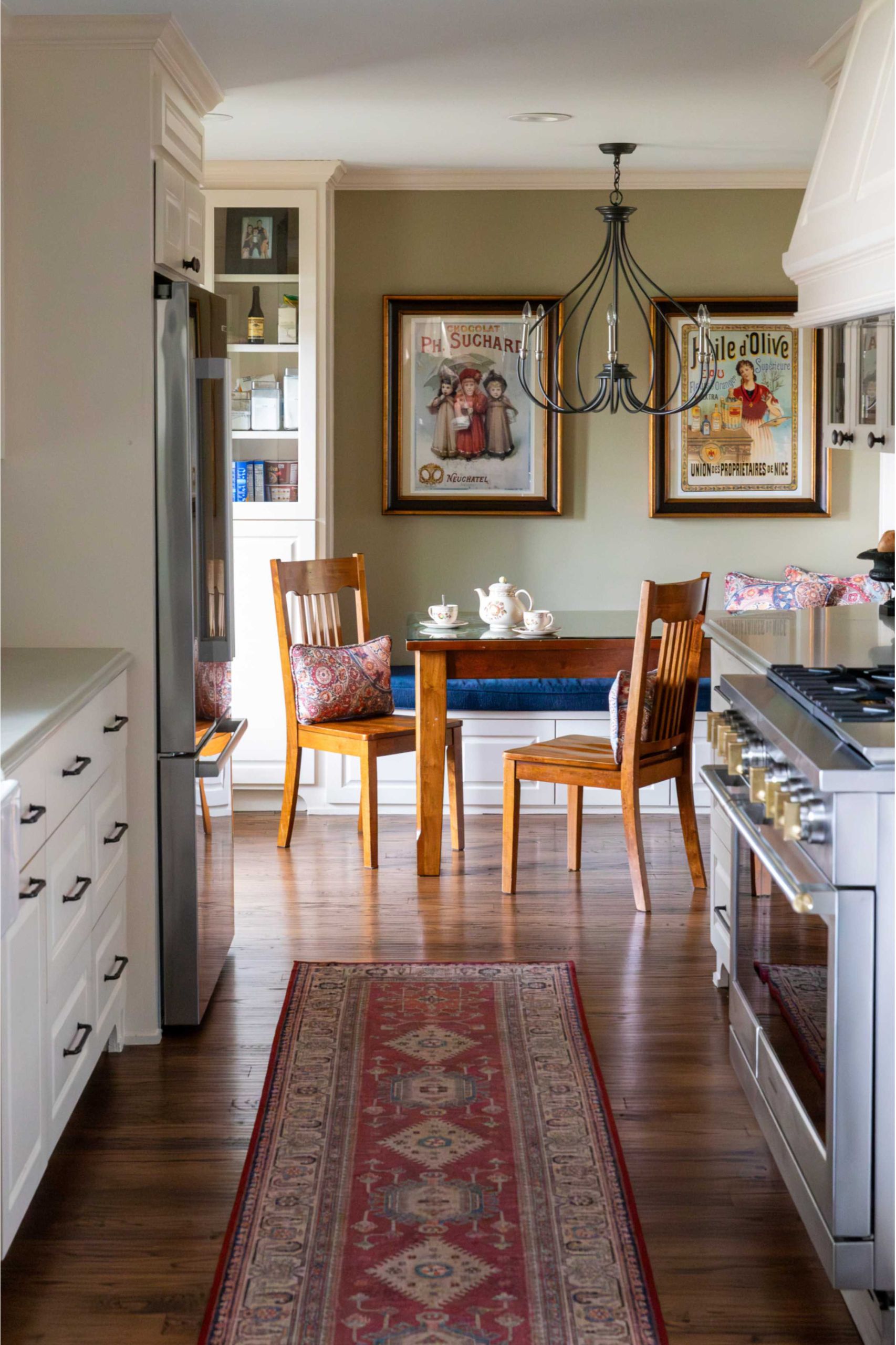 kitchen-table-and-banquette-seating-in-dallas-texas