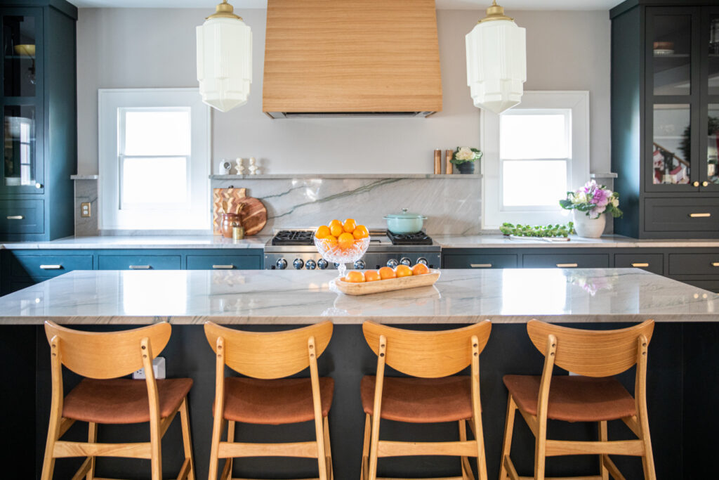 02 Kitchen Island