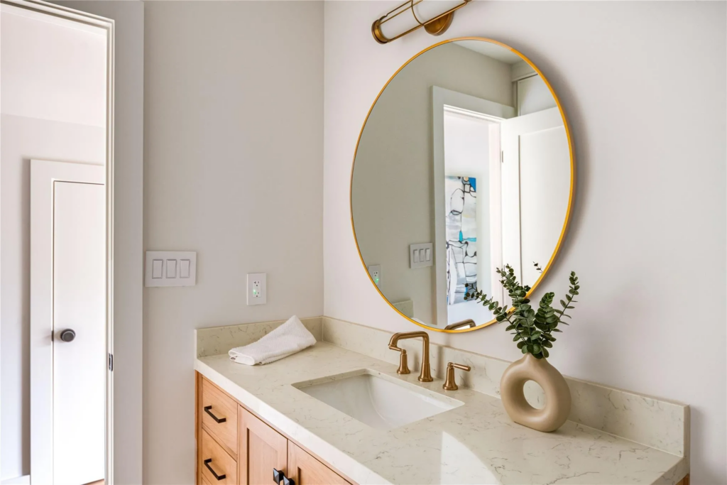 2nd Bathroom 2