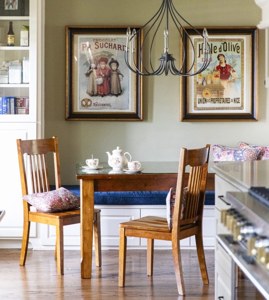 A Family Classic Kitchen Nook